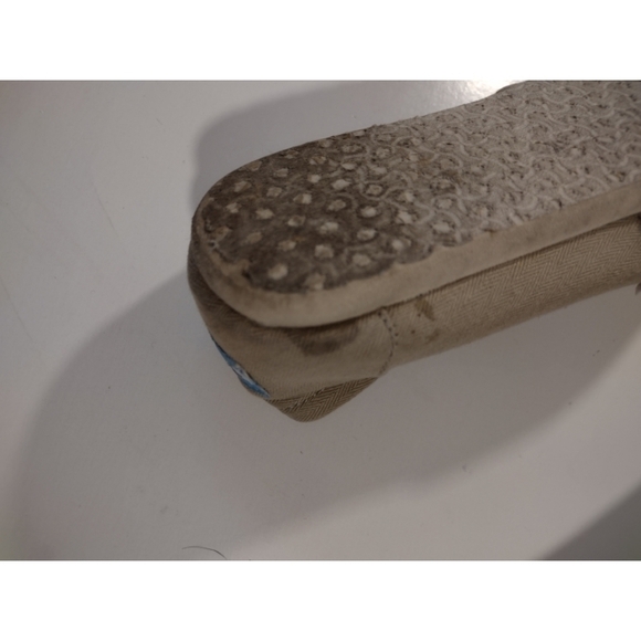 Toms "Giving Embroidered Globe" canvas slip ons - Picture 5 of 11